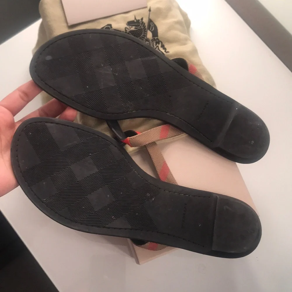 Burberry sandals - Picture 4 of 4